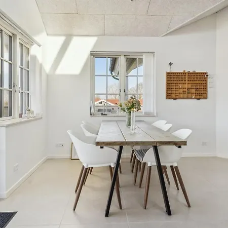 Modern Family House Near Kobingsmark Prázdninový dům *