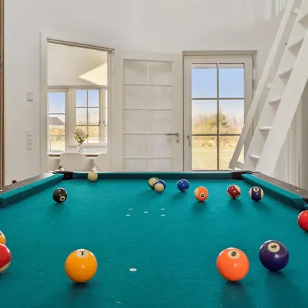 Modern Family House Near Kobingsmark Vakantiehuis *