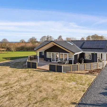 Vakantiehuis Modern Family House Near Kobingsmark Nordborg